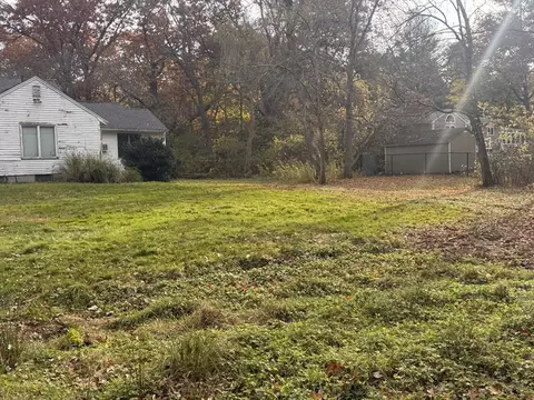 Exterior - 14 Meadowbrook Rd, Dover, MA 02030 photo 3 of 9