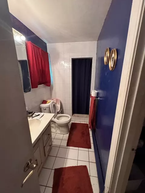 Bath - 14 Meadowbrook Rd, Dover, MA 02030 photo 2 of 2