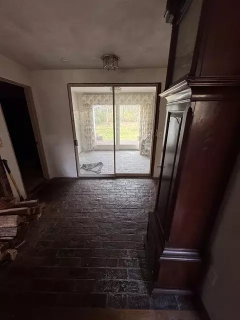 Entry Way - 14 Meadowbrook Rd, Dover, MA 02030 photo 1 of 1