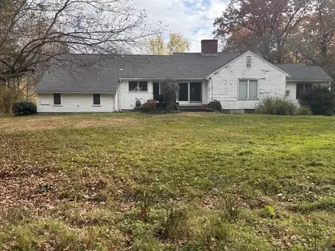 Exterior - 14 Meadowbrook Rd, Dover, MA 02030 photo 2 of 9