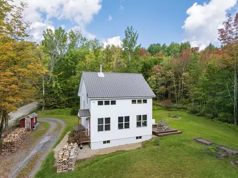 14 Union St, Plainfield, MA 01070 photo 3