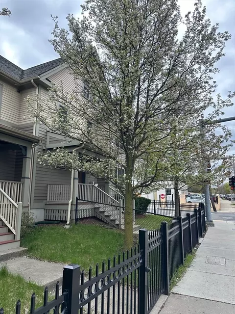 2856 Washington St, Roxbury, MA 02119