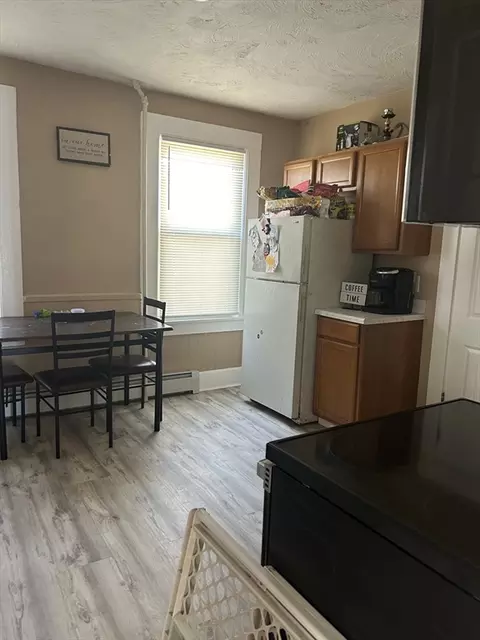 30 Clifton Ave, Springfield, MA 01105 photo 8