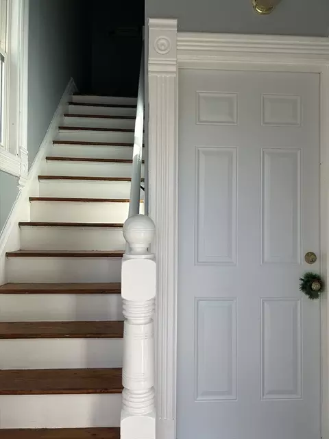 30 Clifton Ave, Springfield, MA 01105 photo 9