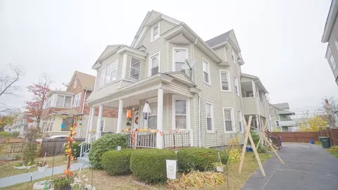 47 Mooreland St, Springfield, MA 01104 photo 2