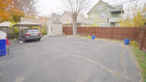 47 Mooreland St, Springfield, MA 01104 photo 10