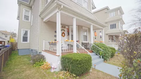47 Mooreland St, Springfield, MA 01104 photo 4
