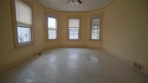 47 Mooreland St, Springfield, MA 01104 photo 12