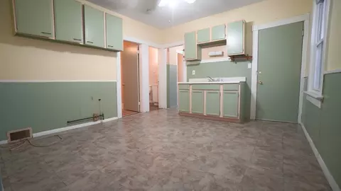 47 Mooreland St, Springfield, MA 01104 photo 26