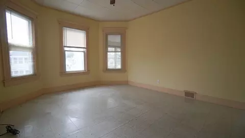 47 Mooreland St, Springfield, MA 01104 photo 14