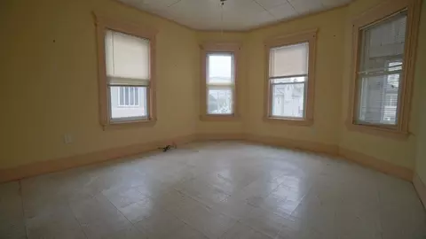 47 Mooreland St, Springfield, MA 01104 photo 13