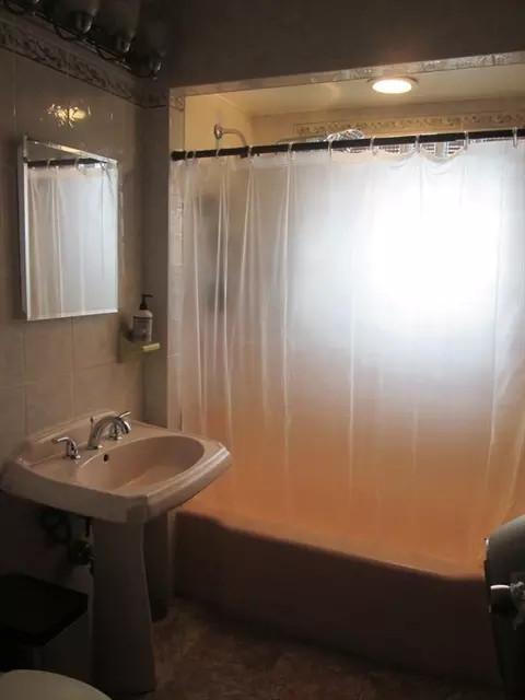 1201 Grattan St, Chicopee, MA 01013 photo 9