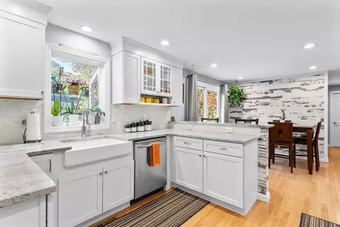 83 Dolar Davis Rd, Barnstable, MA 02632