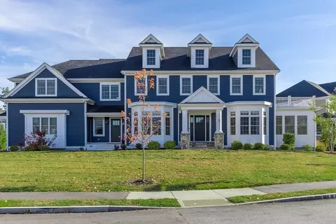 15 Graystone Ln, Natick, MA 01760