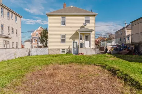 Exterior - 639 Dwelly St, Fall River, MA 02724 photo 3 of 5