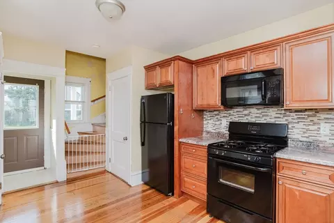Entry Way - 639 Dwelly St, Fall River, MA 02724 photo 1 of 5