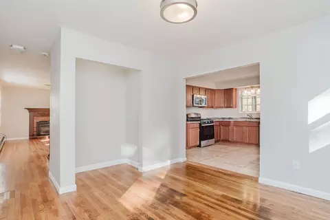 Entry Way - 639 Dwelly St, Fall River, MA 02724 photo 5 of 5