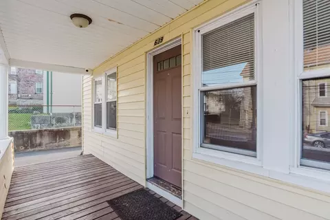Exterior - 639 Dwelly St, Fall River, MA 02724 photo 2 of 5