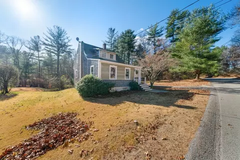 136 Water St, Hanover, MA 02339