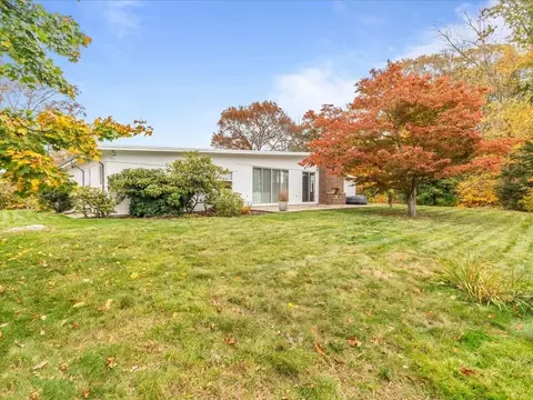 447 Albany St, Fall River, MA 02720 photo 6