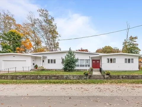 447 Albany St, Fall River, MA 02720