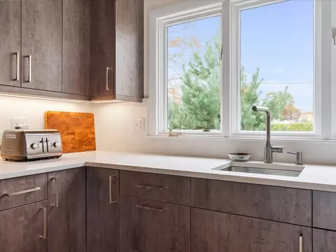 447 Albany St, Fall River, MA 02720 photo 23