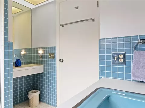 447 Albany St, Fall River, MA 02720 photo 33