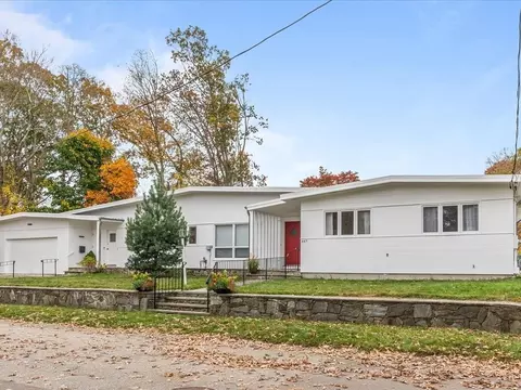 447 Albany St, Fall River, MA 02720 photo 4