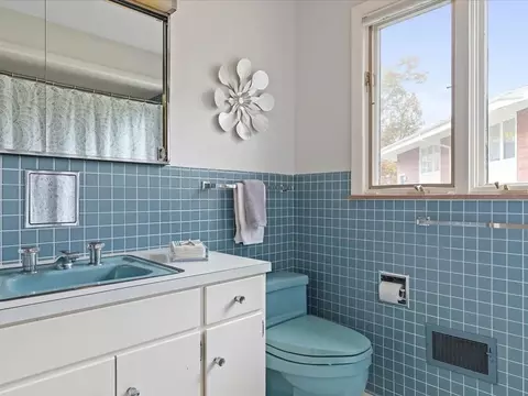 447 Albany St, Fall River, MA 02720 photo 32