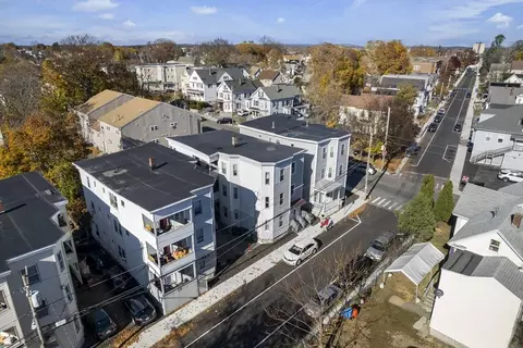 189 Smith St, Lowell, MA 01851