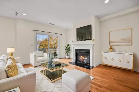 50 Seven Springs Ln UNIT D, Burlington, MA 01803