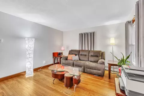 Living - 513 Springfield St, Chicopee, MA 01013 photo 2 of 4