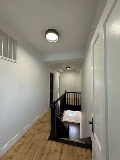 Entry Way - 473 Massasoit Rd, Worcester, MA 01604 photo 4 of 5