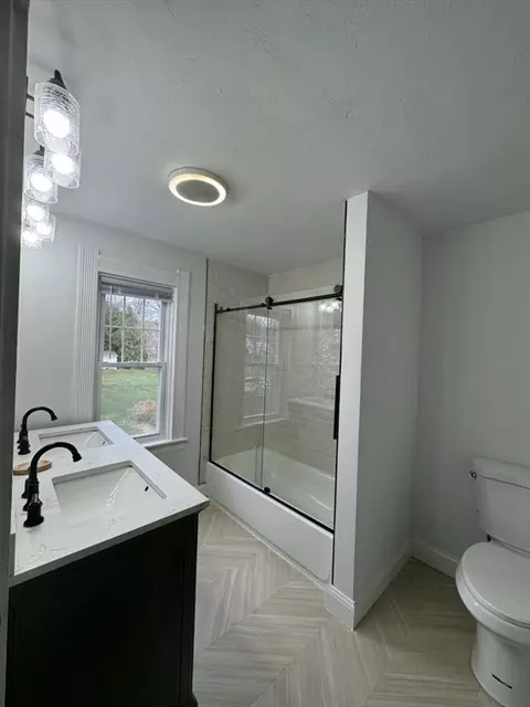 Bath - 473 Massasoit Rd, Worcester, MA 01604 photo 2 of 3