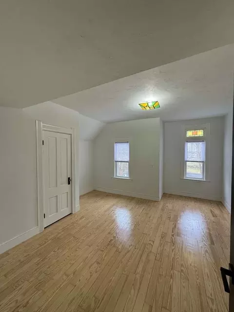 Bedroom - 473 Massasoit Rd, Worcester, MA 01604 photo 3 of 4
