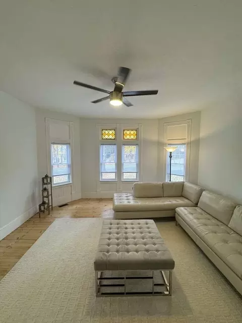 Living - 473 Massasoit Rd, Worcester, MA 01604 photo 2 of 2