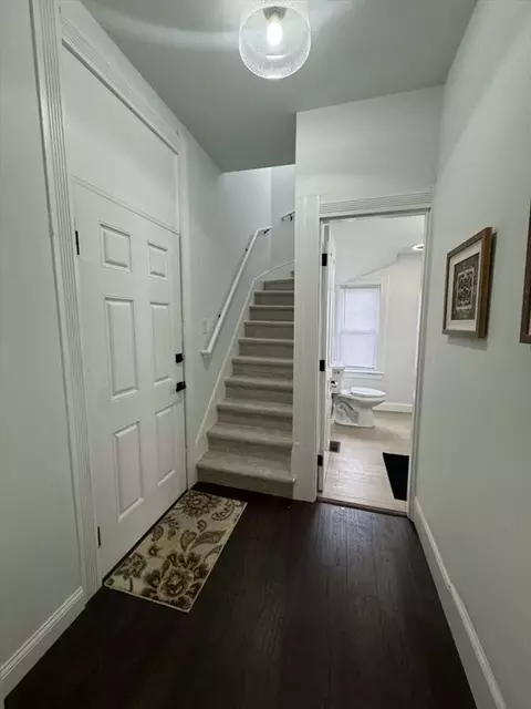 Entry Way - 473 Massasoit Rd, Worcester, MA 01604 photo 3 of 5