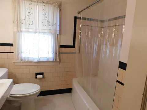 36 Silver St, West Springfield, MA 01089 photo 13