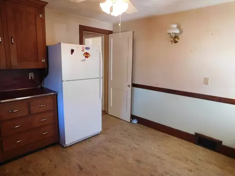 36 Silver St, West Springfield, MA 01089 photo 5