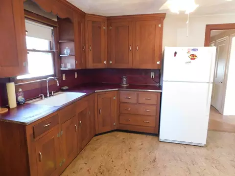 36 Silver St, West Springfield, MA 01089 photo 4