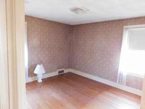 36 Silver St, West Springfield, MA 01089 photo 9