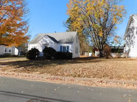 36 Silver St, West Springfield, MA 01089