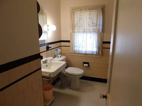 36 Silver St, West Springfield, MA 01089 photo 12