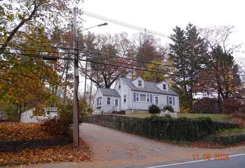227 Central St, Hudson, MA 01749