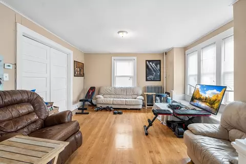 8 Hooper St, Worcester, MA 01605 photo 4
