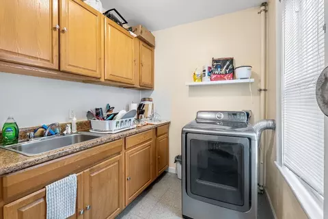 8 Hooper St, Worcester, MA 01605 photo 10