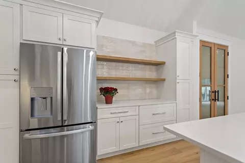 Kitchen - 99 Orchard Rd, Mashpee, MA 02649 photo 6 of 7