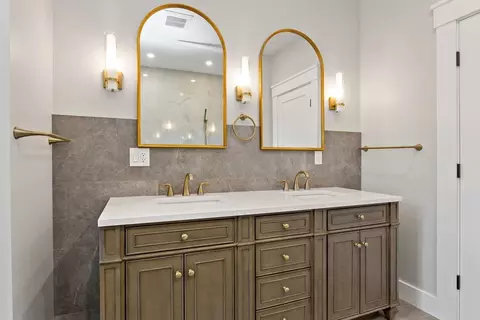Bath - 99 Orchard Rd, Mashpee, MA 02649 photo 3 of 4