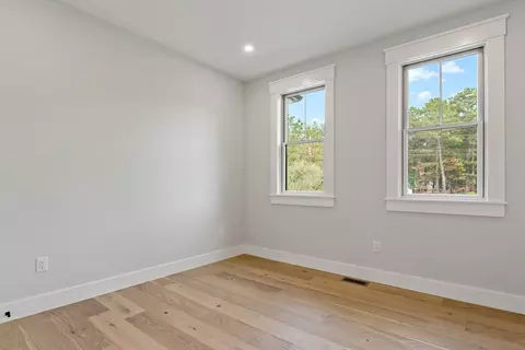 Bedroom - 99 Orchard Rd, Mashpee, MA 02649 photo 3 of 4