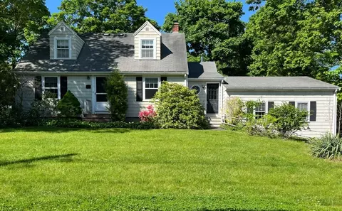 245 Coney St, Walpole, MA 02032